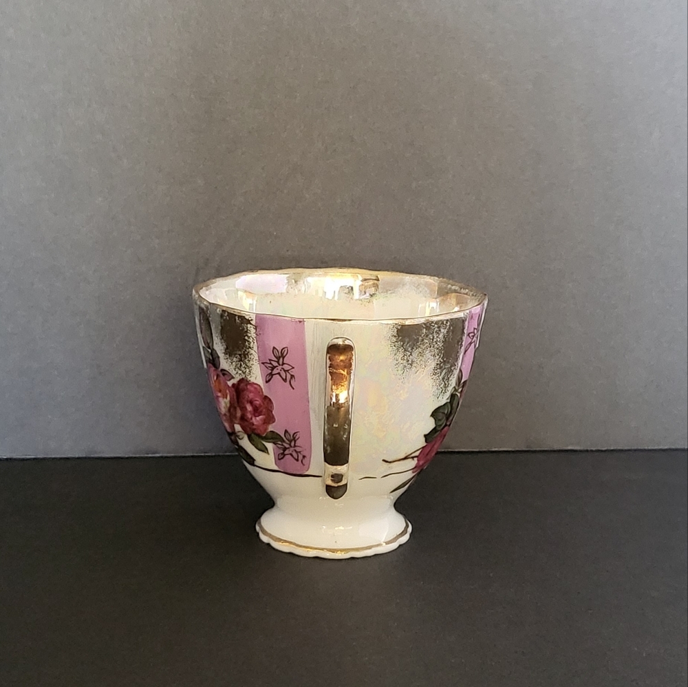 Beautiful Teacup - Picture 3 of 4